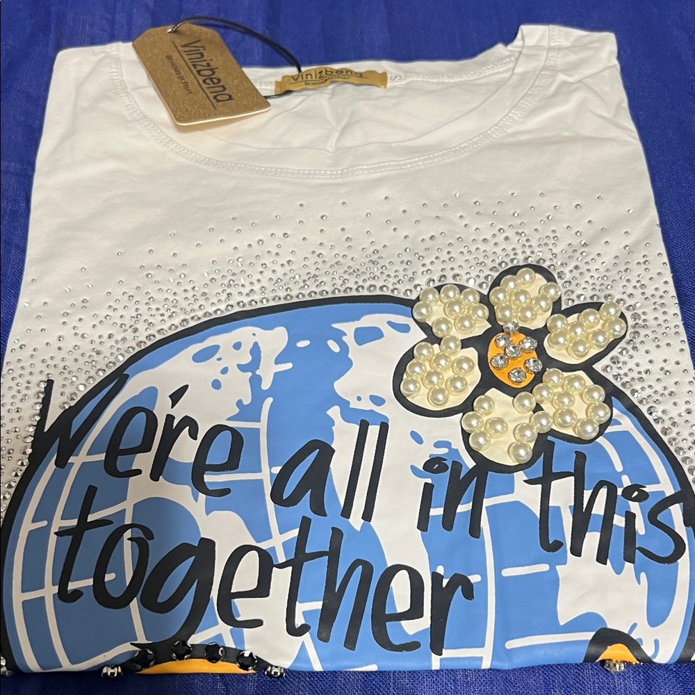 Virilbena White Short Sleeve Tee with Blue Globe Print and Pearl Flower Accent